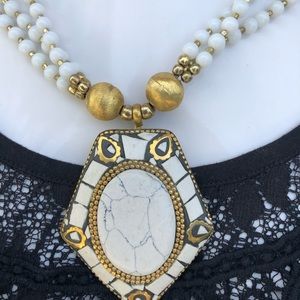 White And Gold Bead Necklace With Pendant